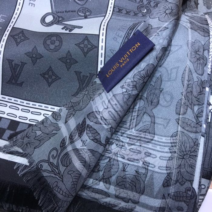 Louis Vuitton Scarf LVS00046